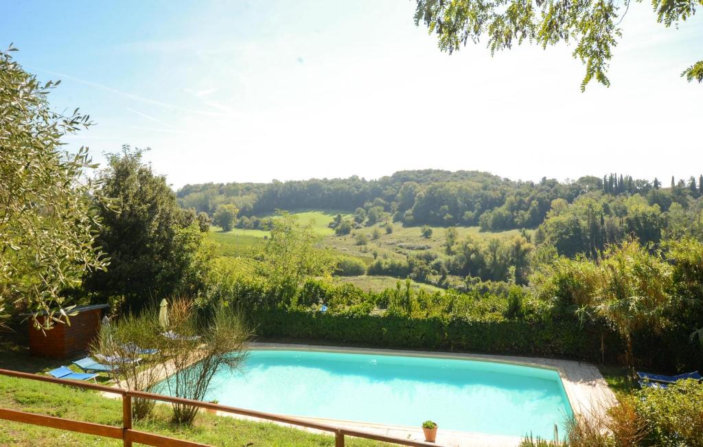 Stunning Apartment In Poggibonsi With Outdoor Swimming Pool - 2