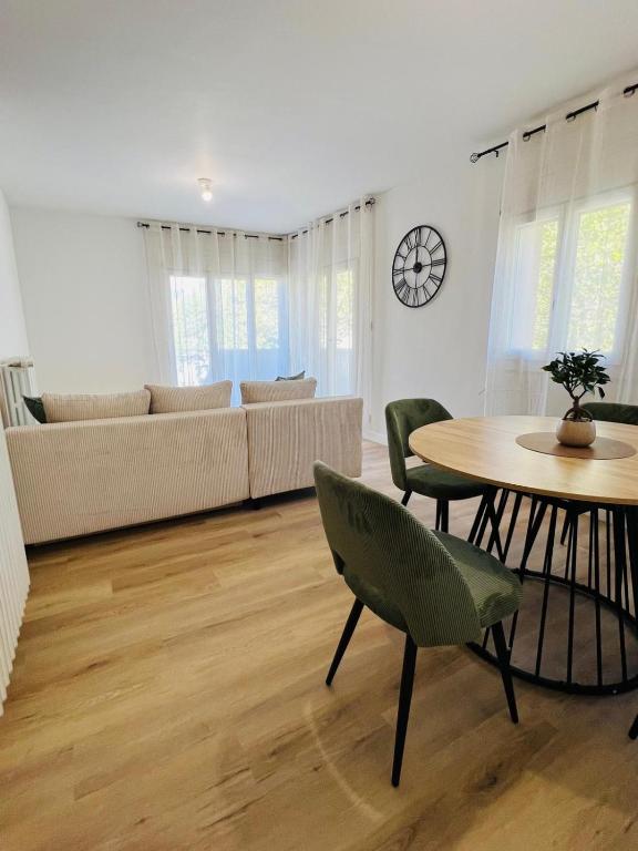 Les Terrasses de Millau 2-Bedroom Apartment Parking and terraces - 2