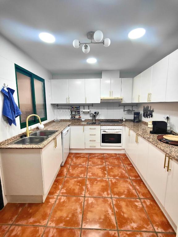 Apartment with panoramic views of Altea Bay - 4