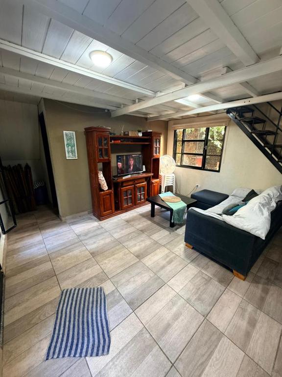CASA QUINTA CON PILETA A 20m DE LUJAN - 4