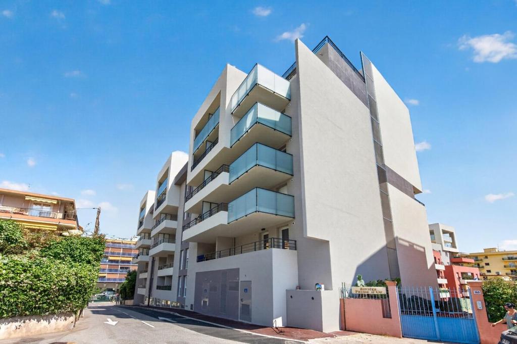 Le Charme de Roquebrune, balcon et salle du sport - 2