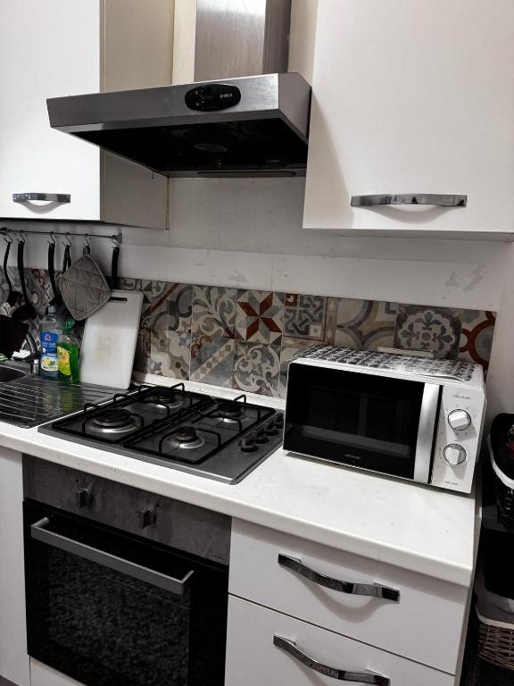 WOW HOME 3 - 175 mq - posteggio privato - davanti porto traghetti - fino a 10 posti letto - 3