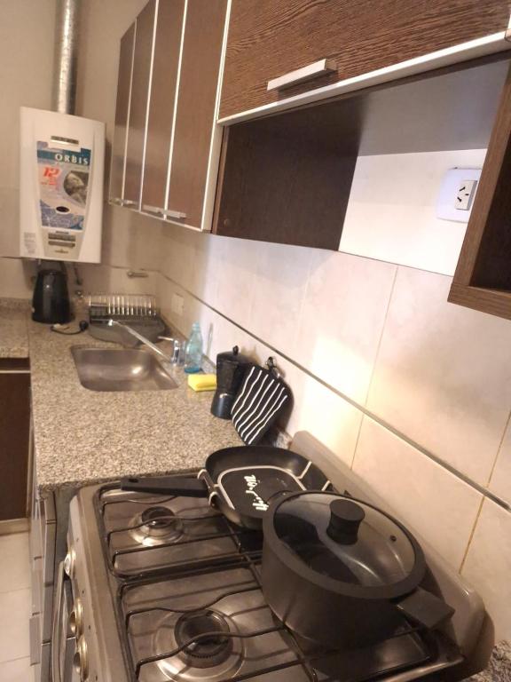 Pasos de la termi, wifi rapido, cochera en frente, gym y pileta - 5