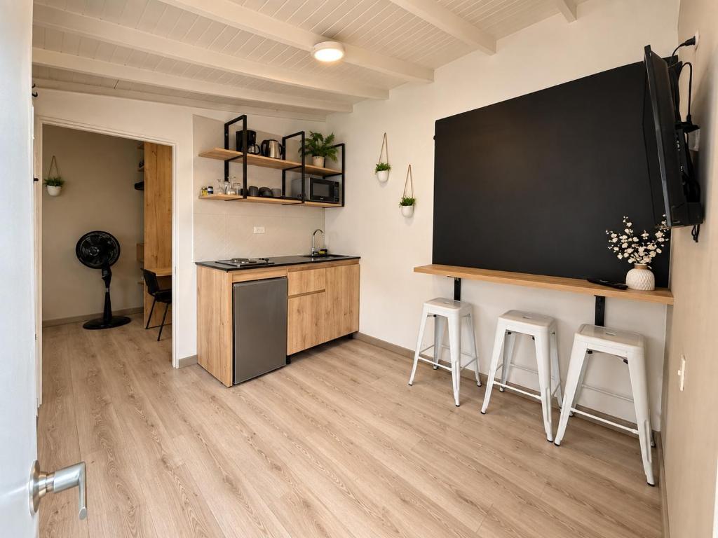 Hospedaje cerca a Provenza en el Poblado - MAN301 By Roots Rentals - 1