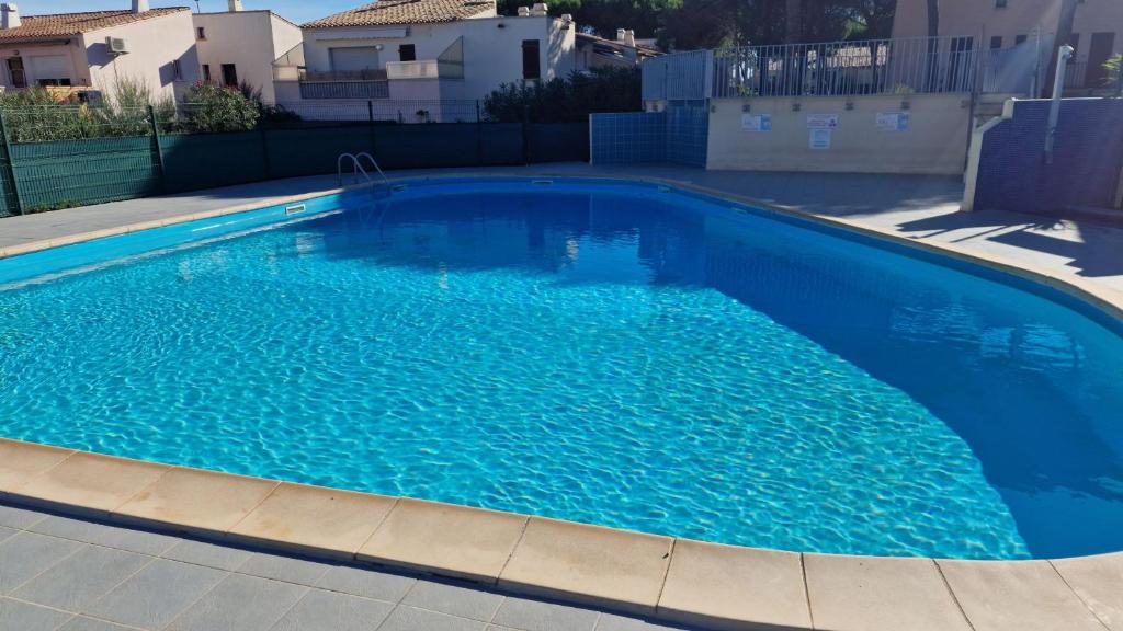 L'Écrin du Sud 4P Élégant, Clim , Piscine, 50m Village Naturiste - 2