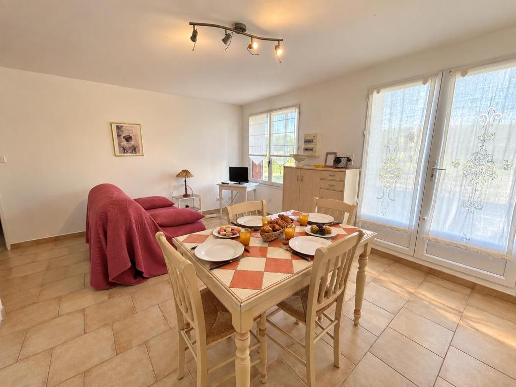 Le Gîte de la Cave Gîte 4 pers à Aigues-Mortes - 2