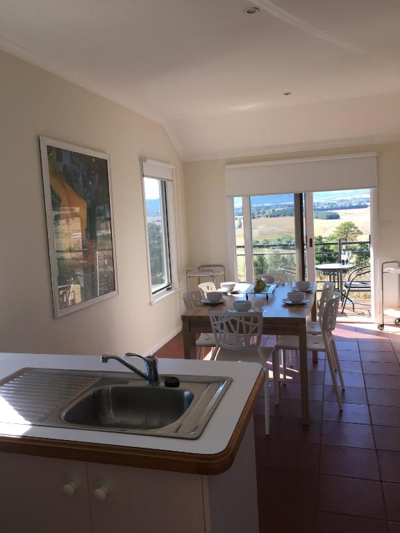Restaurant, Rosewhite House in Myrtleford