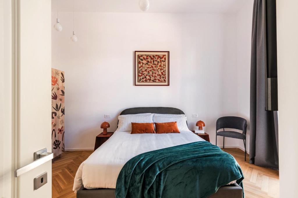 The Best Rent - Colored three-room apartment in the Barberini area - 2
