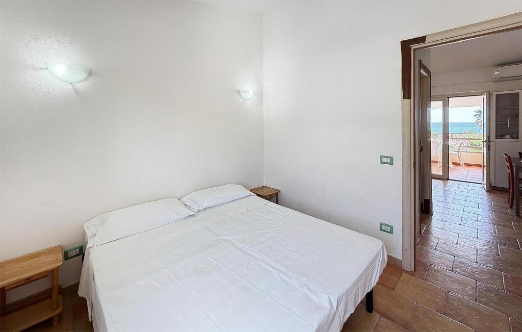 1 Bedroom Lovely Apartment In Costa Rei - 4