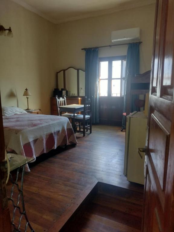 Hostel Corrientes - 4