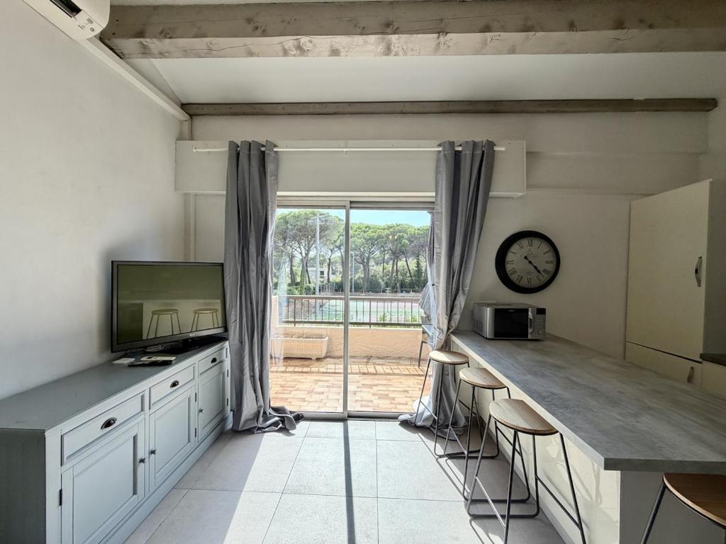 Studio avec mezzanine, climatisé, accès privé golf - 5