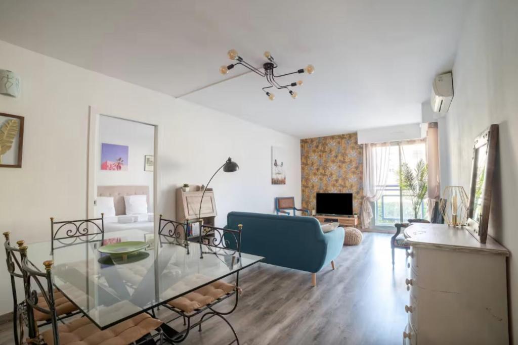Appartement moderne avec terrasse et parking - 1