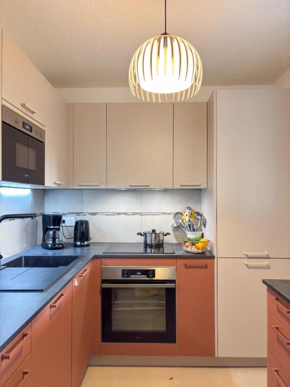 Appartement lumineux 2 chambres, loggia, place de parking - 2
