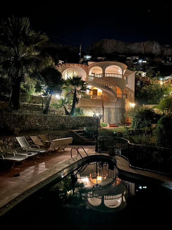Villa with private swimming pool - 2
