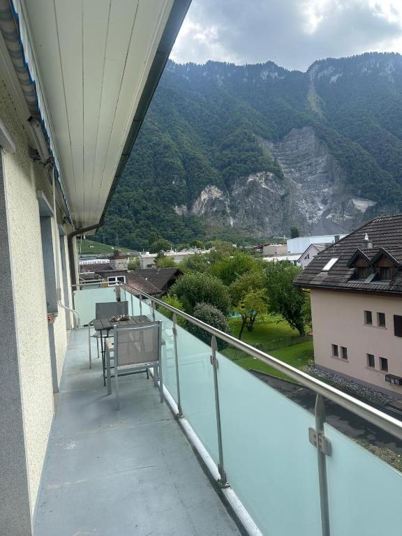 Villeneuve surrounded by beauty - 2