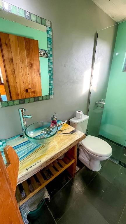 Cabaña Caribe Diseño único, piscina climatizada, parrillero y a 300 m de la playa Punta del Diablo - 5