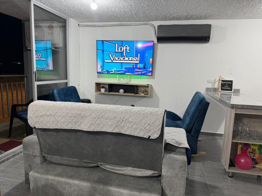 APARTAMENTO CON PISCINA y AIRE ACONDICIONADO EN RICAURTE - 2