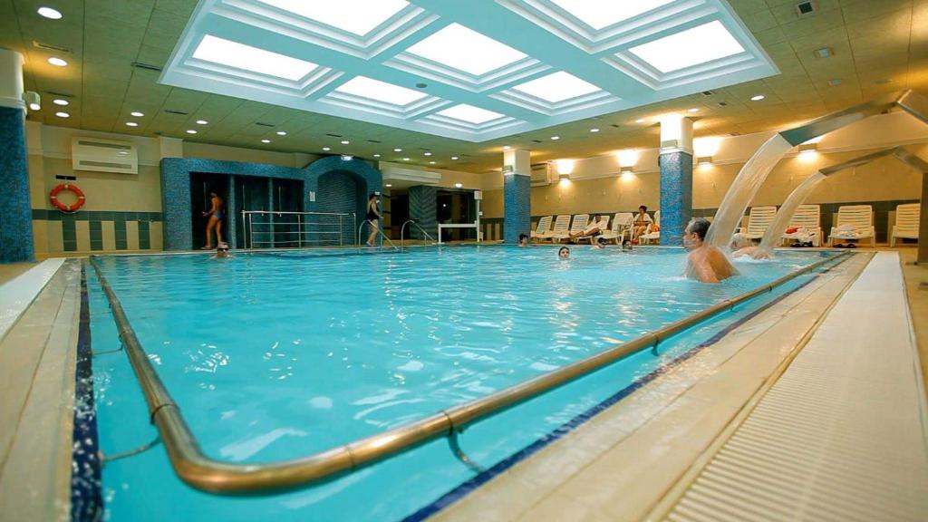 スイミングプール