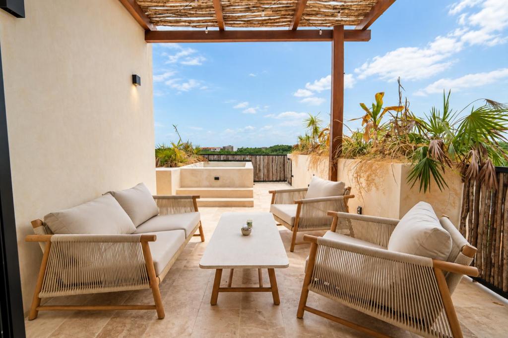 Gran Haven 3BR Private Pool and Hot Tub 5 Min to Beach 4 Infinity Pools - 3
