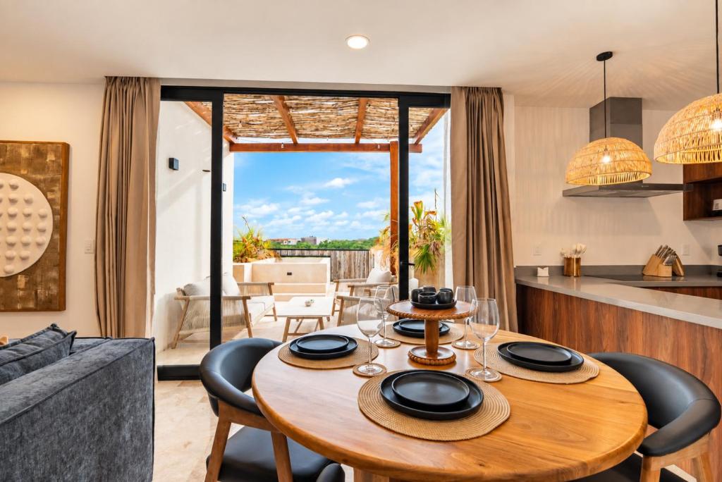 Gran Haven 3BR Private Pool and Hot Tub 5 Min to Beach 4 Infinity Pools - 4