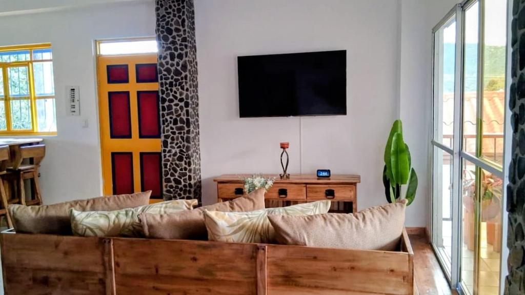 La Chapolera with Hot Tub and Free Private Parking - 1
