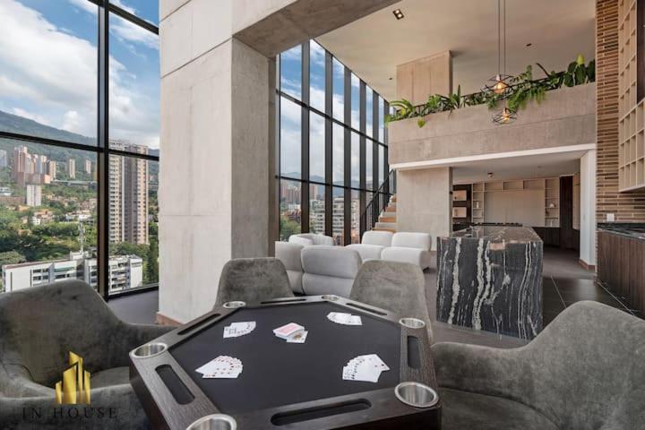 Loft de diseño, con vistas a la ciudad en el Poblado - 4