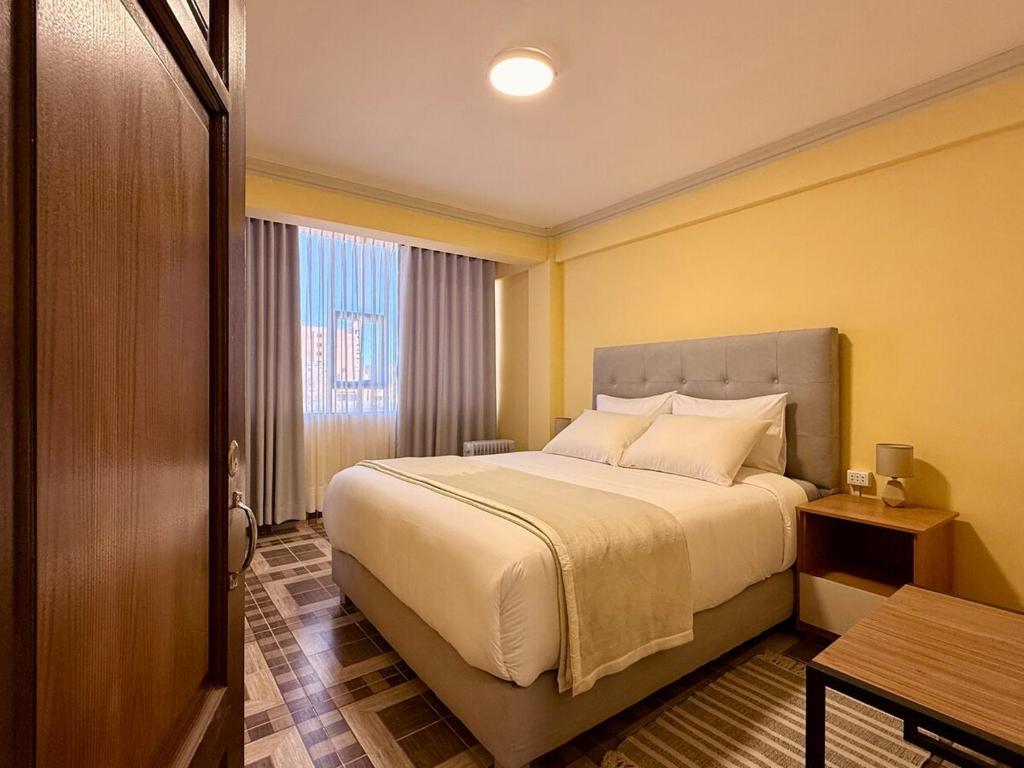 Centrally located with 2 queen bedrooms cozy and comfortable - 2