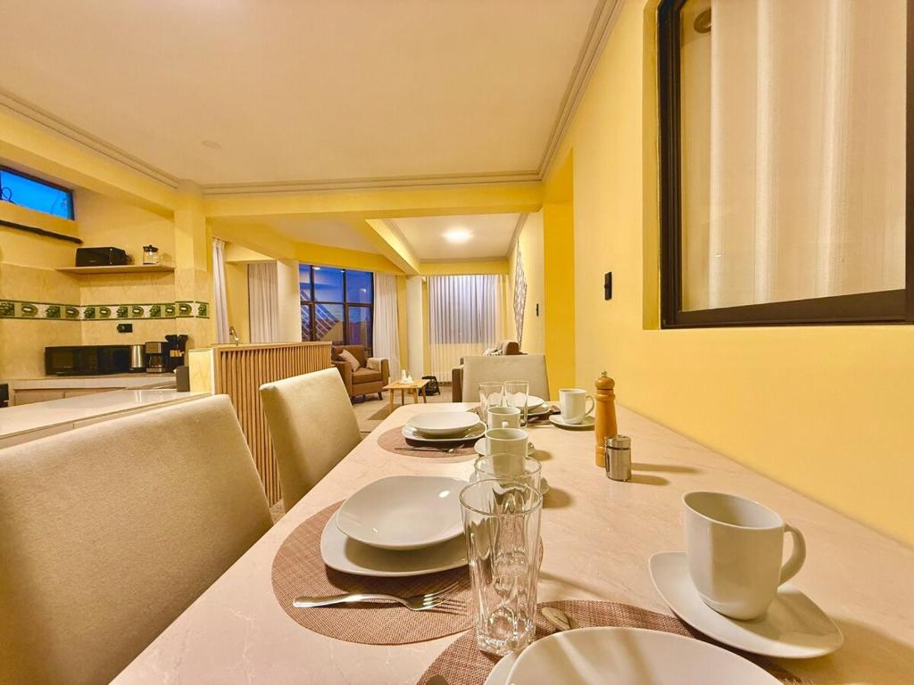 Centrally located with 2 queen bedrooms cozy and comfortable - 3