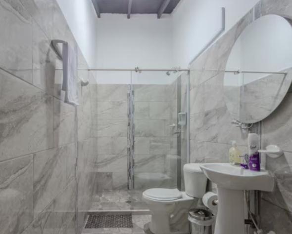 6 habitaciones con Jacuzzi, lavadora y secadora Poblado, Medellin - 5