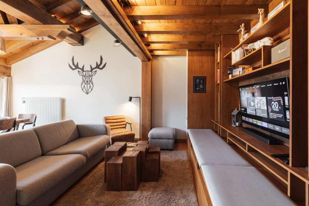 Ski-in out Duplex with Mountain Views - 4