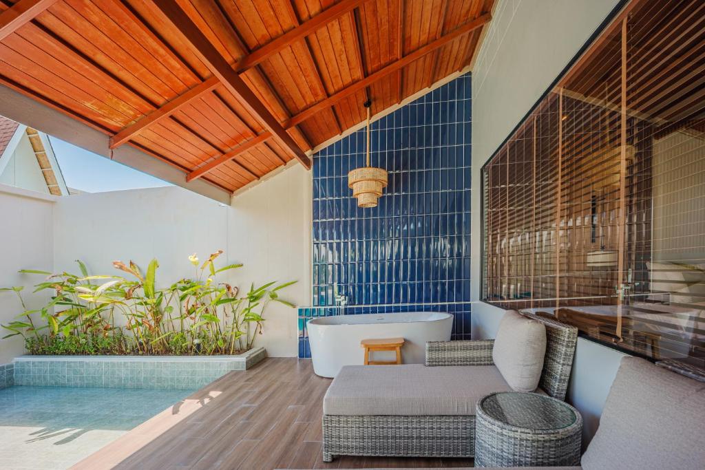 Balcony/terrace, Lalynn Resort & Villas in Phuket