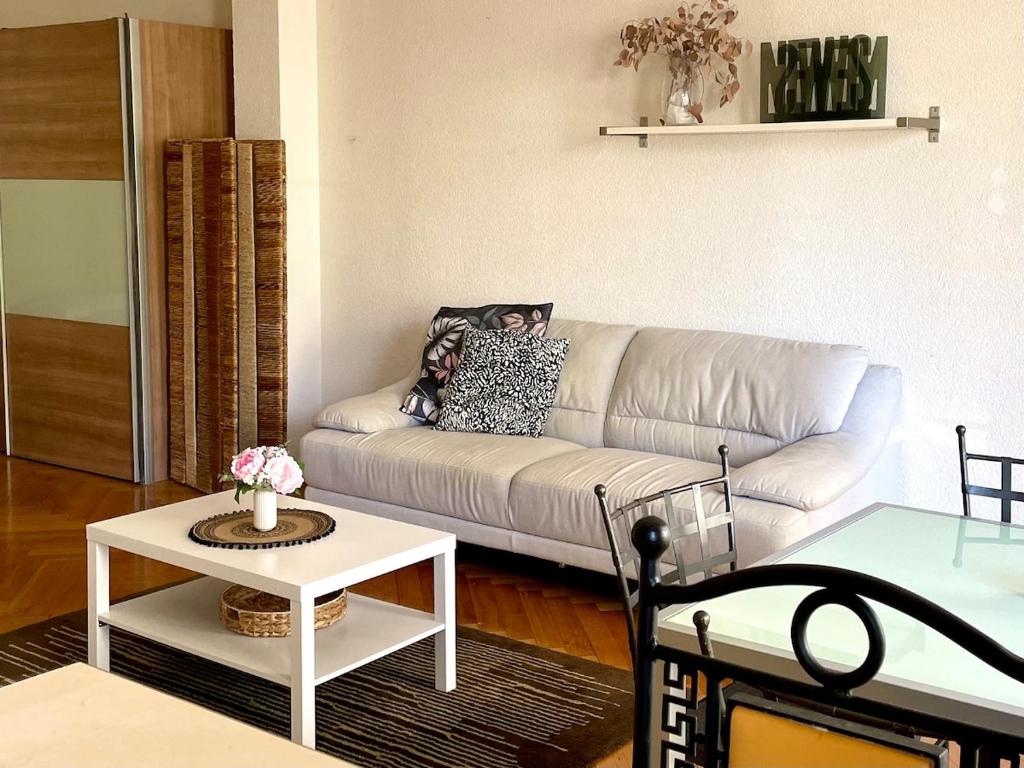 Apartment with balcony-6 minutes from the railway - 1