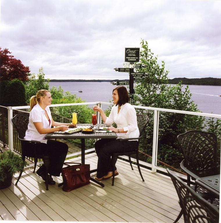 Crest Hotel Photo 11
