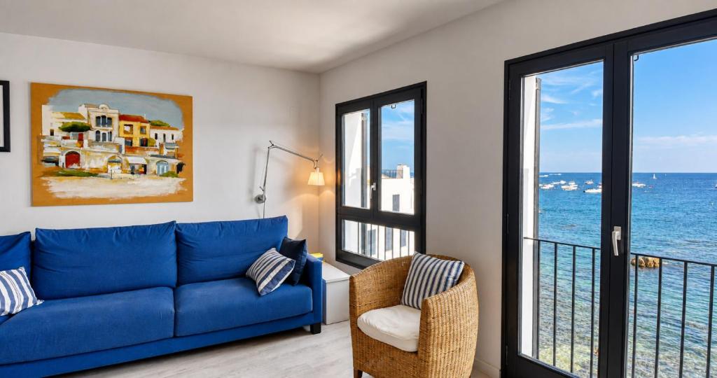 Exclusive front line apartment - 4