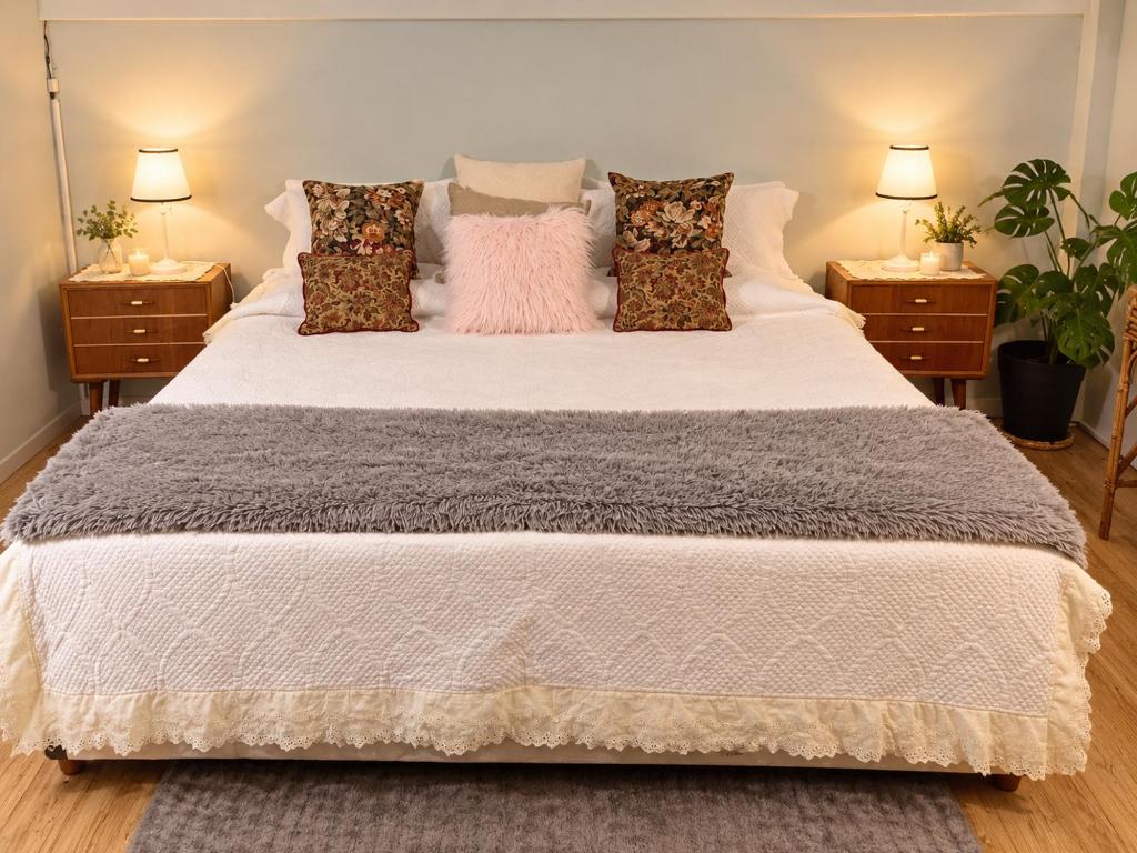 Sweet Home - 1