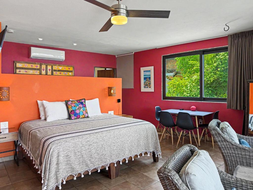 Miguel's Mirador Ocean-View Studio, Hammock Terrace, Heated Pool, Walkable - 2