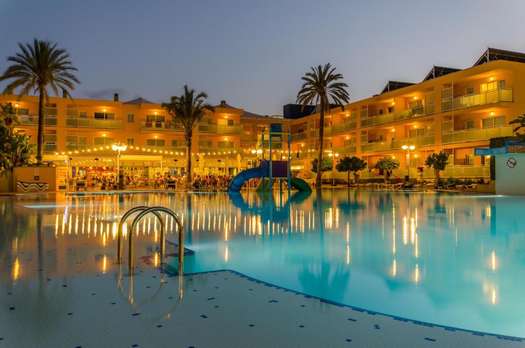 Apartamentos Turisticos Terralta — Swimming pool in Benidorm, Valencian Community