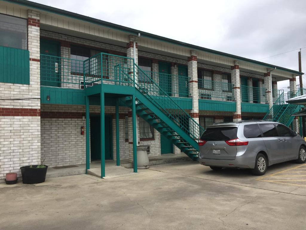 Garden Inn Motel — Hotel in San Antonio (TX)