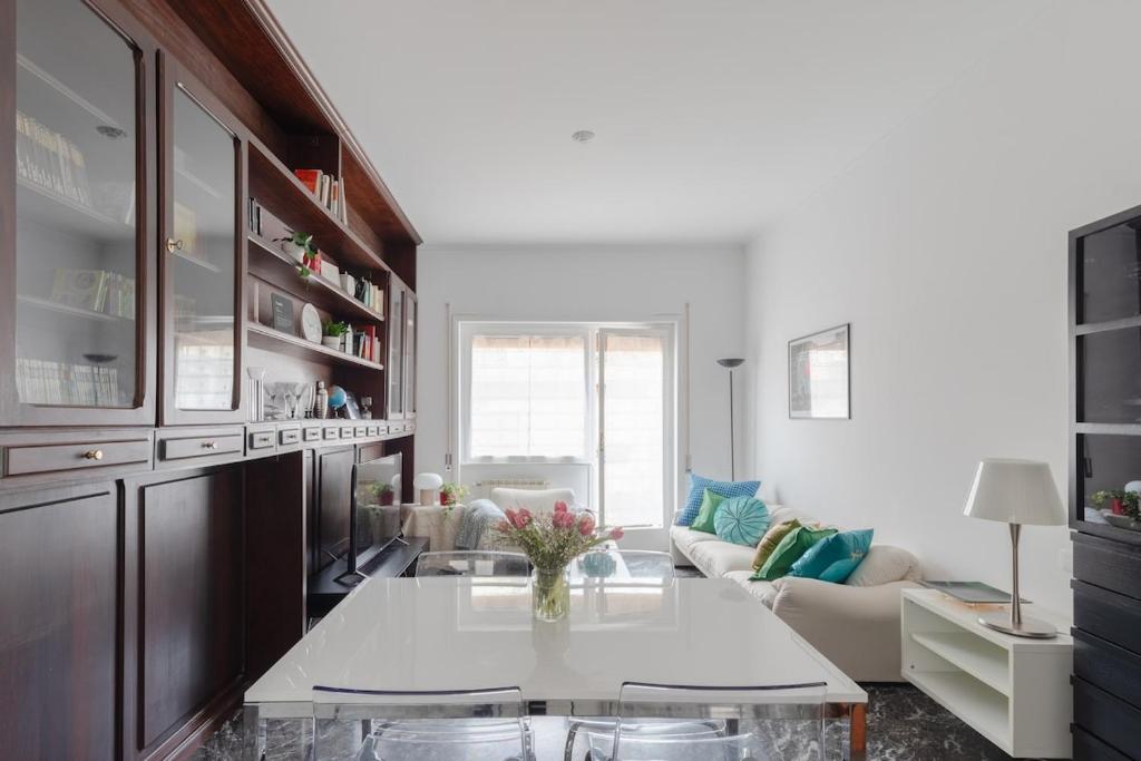 Bright 2BR with balcony, Caffarella, Furio Camillo, Tuscolana Station - 1
