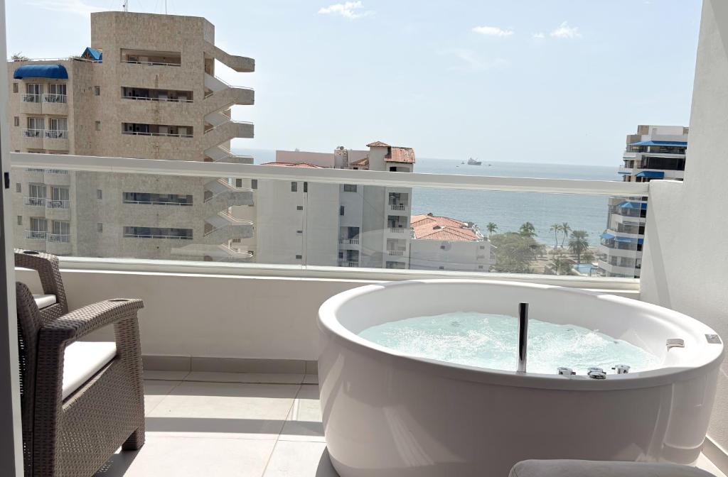 Apto Deluxe , 2 habitaciones, 83m2 , frente al mar , Santa Marta - 1