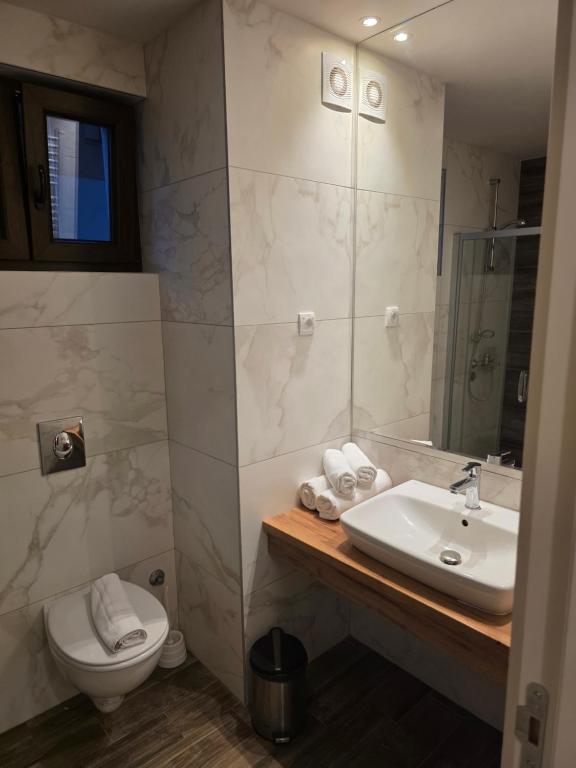 Aura suites 3 - 4