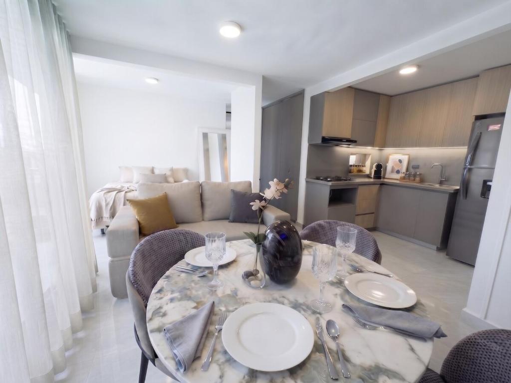 Moderno apartamento al norte, full equipoado con parqueadero - 1