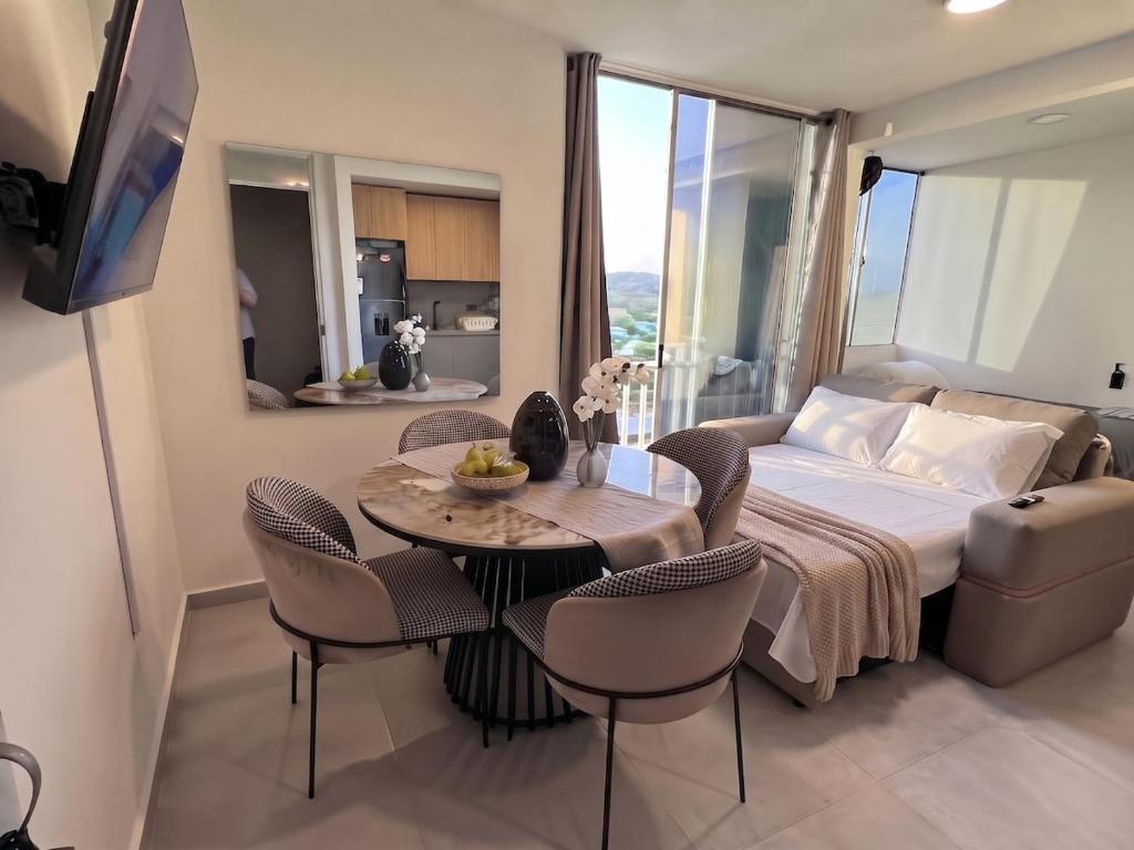 Moderno apartamento al norte, full equipoado con parqueadero - 2