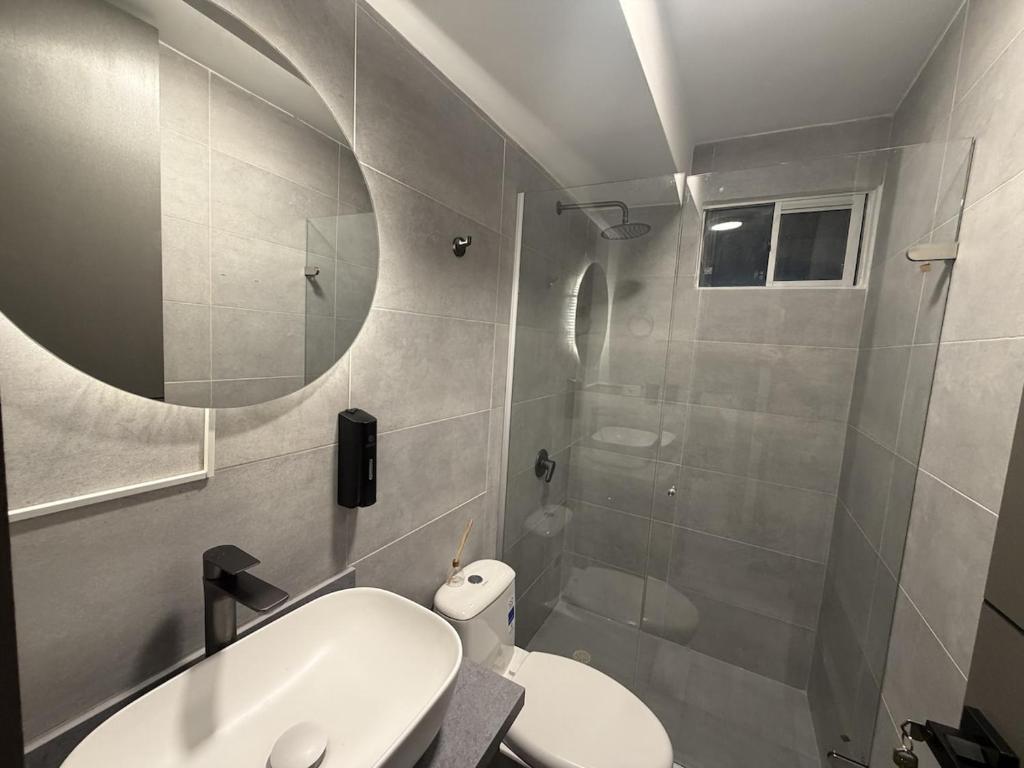 Moderno apartamento al norte, full equipoado con parqueadero - 3