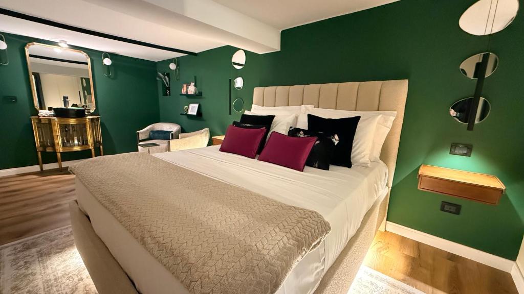 Dante Apartments - Canto 27 - 2