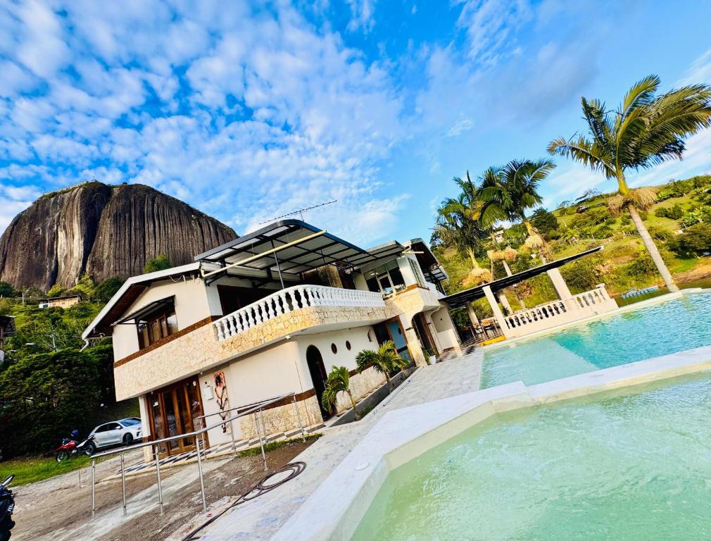 Hotel Casa Linda Campestre Guatape - 2