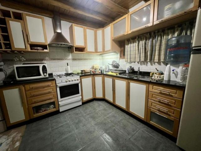 Casa del Pinar-Plottier- Alquiler Mensual-La Mejor Ubicación-Garaje Cerra do - 2