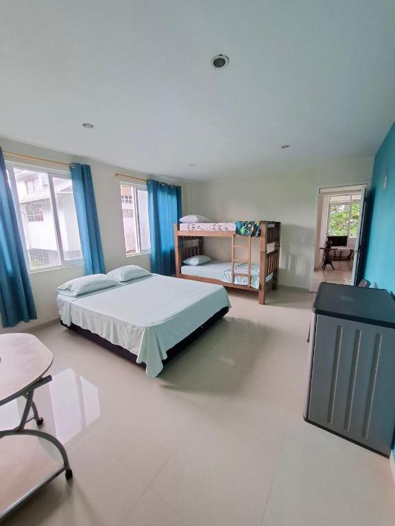 Apartamento Familiar con Aire y WiFi a 9 Minutos walking Playa Spratt Bight - 4
