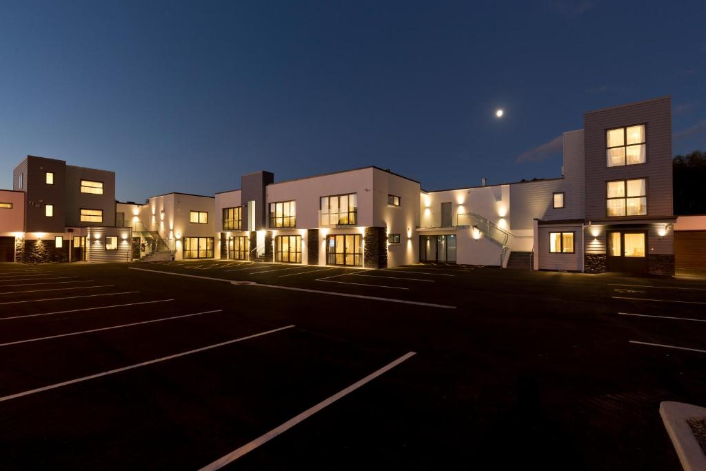 2 on Whiteleigh and 239 on Lincoln Motel — Hotel in Christchurch