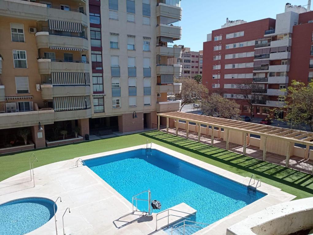 10-Minute Walk to Beach | Pool & Parking - 1